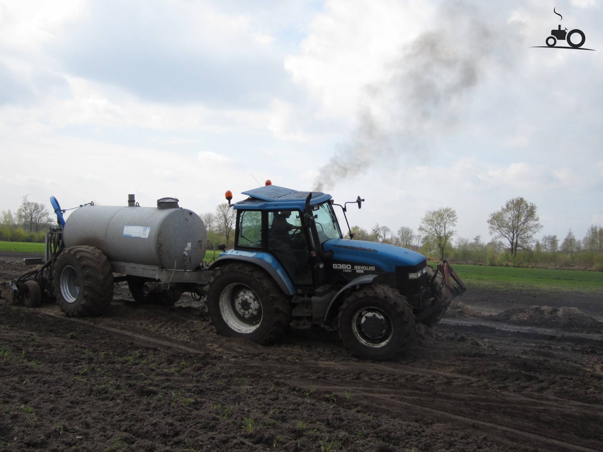 foto-new-holland-8360-van-vof-van-de-streek