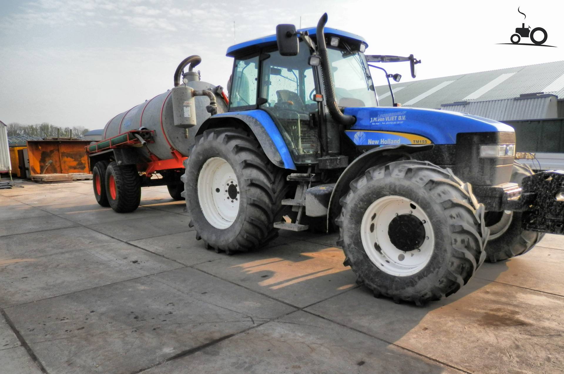 Foto New Holland TM 155 van Loonbedrijf J.m. Van Vliet BV
