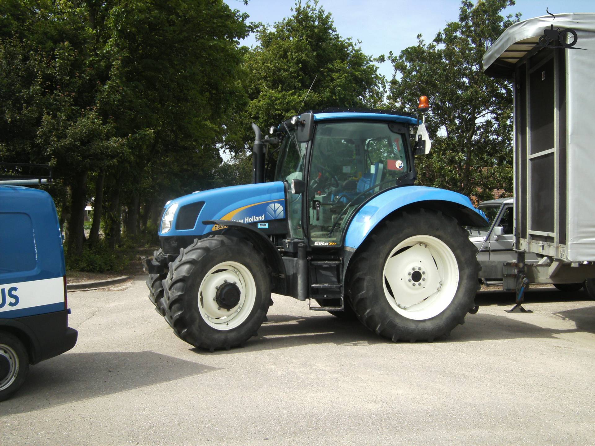 Foto New Holland T 6020 Elite 656088