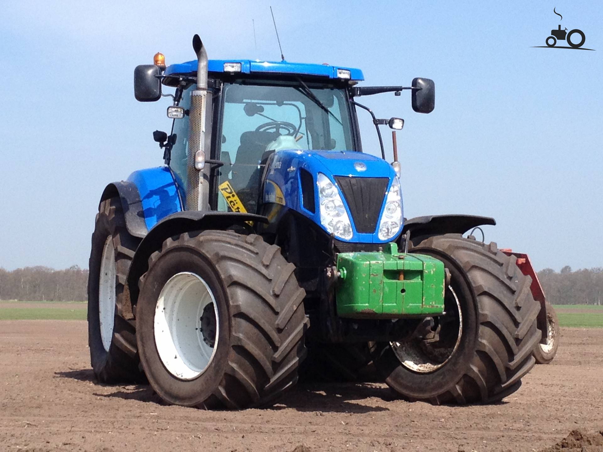 New Holland T 7070 - United Kingdom - Tractor picture #754950