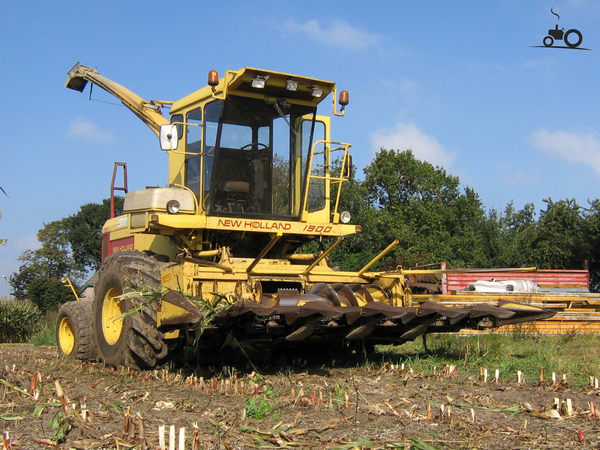 New Holland 1900