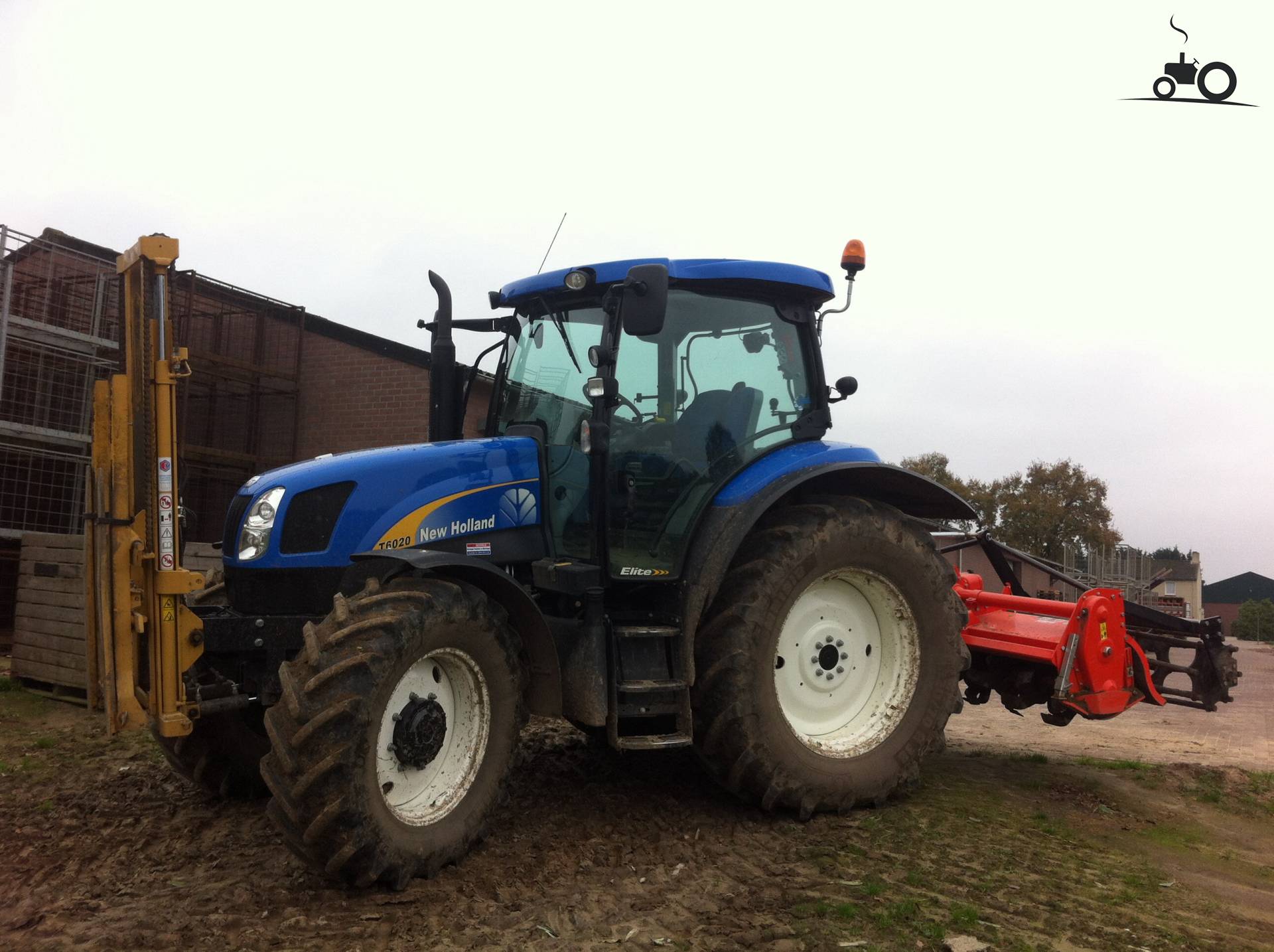 Foto New Holland T 6020 Elite 812750