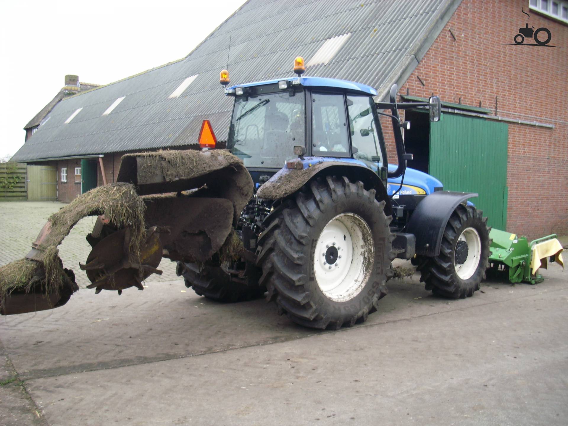 Foto New Holland TM 155 #82239