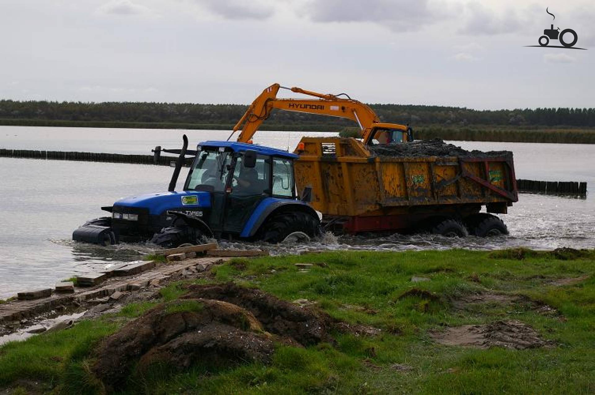 Foto New Holland TM 155 #84758