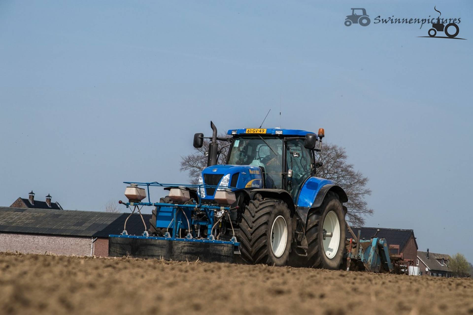 New Holland T 7070