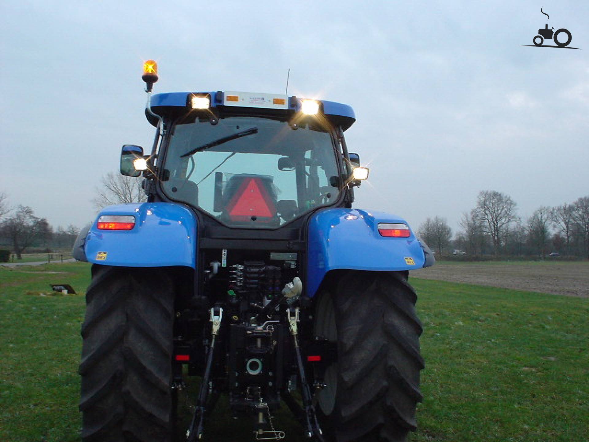 Foto New Holland T 6020 93458