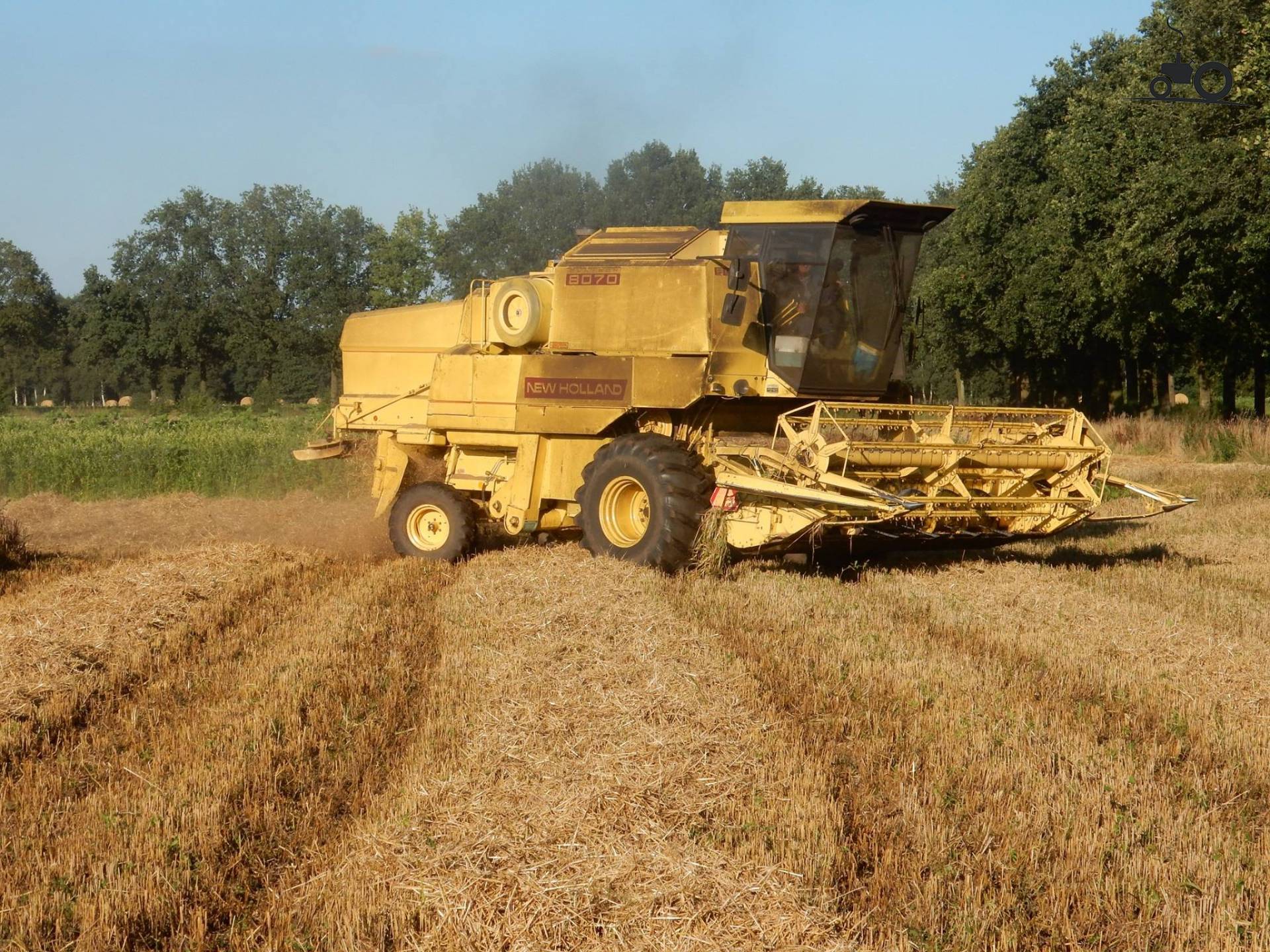 New Holland 8070