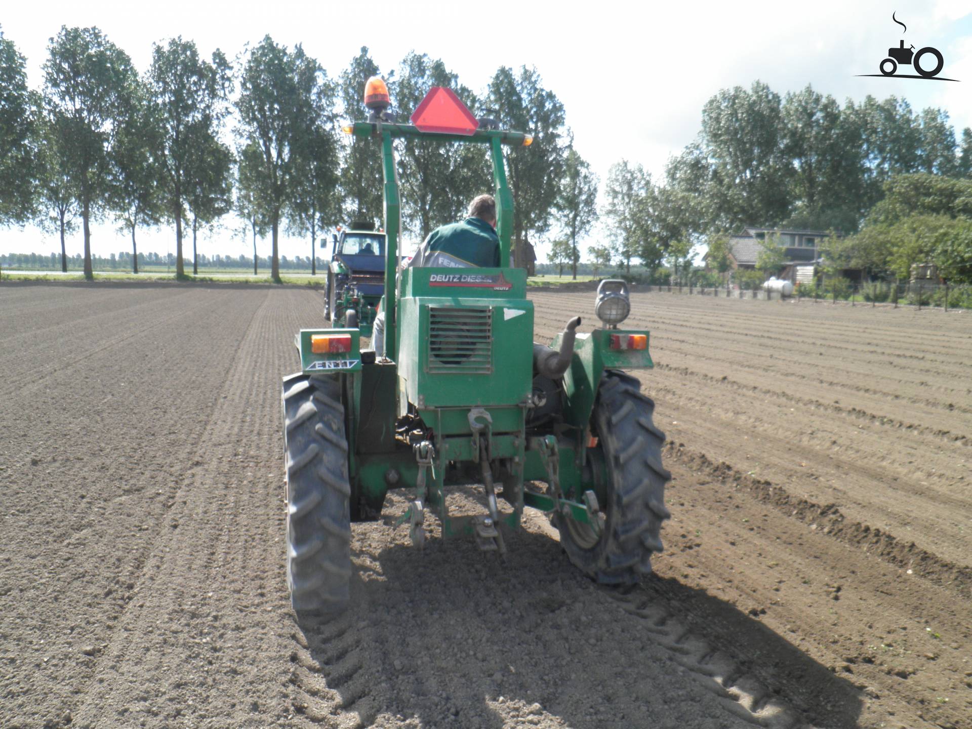 Enti Werktuigdrager - Latest Updates, Photos & Videos