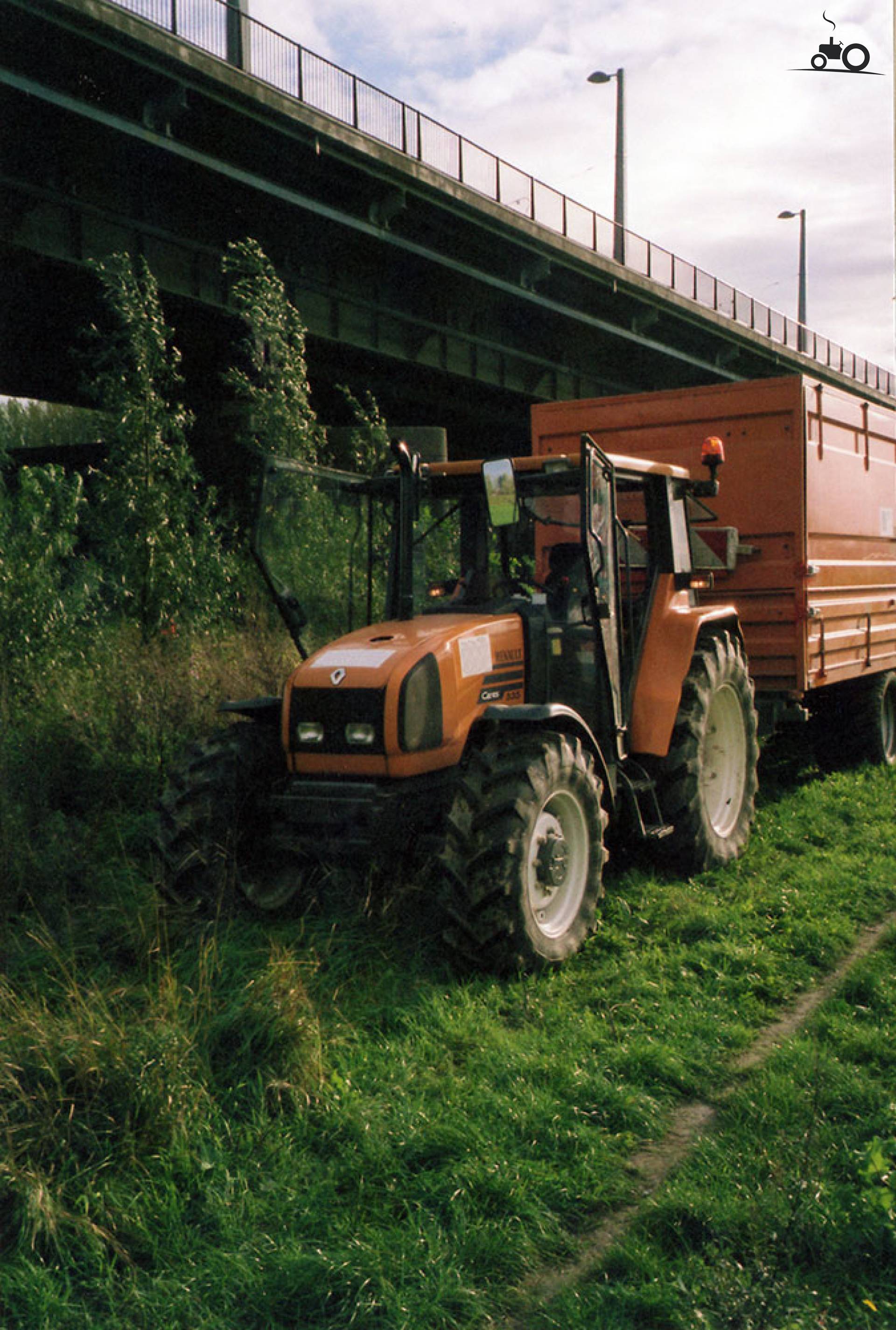 Foto Renault Ceres 330 1217683