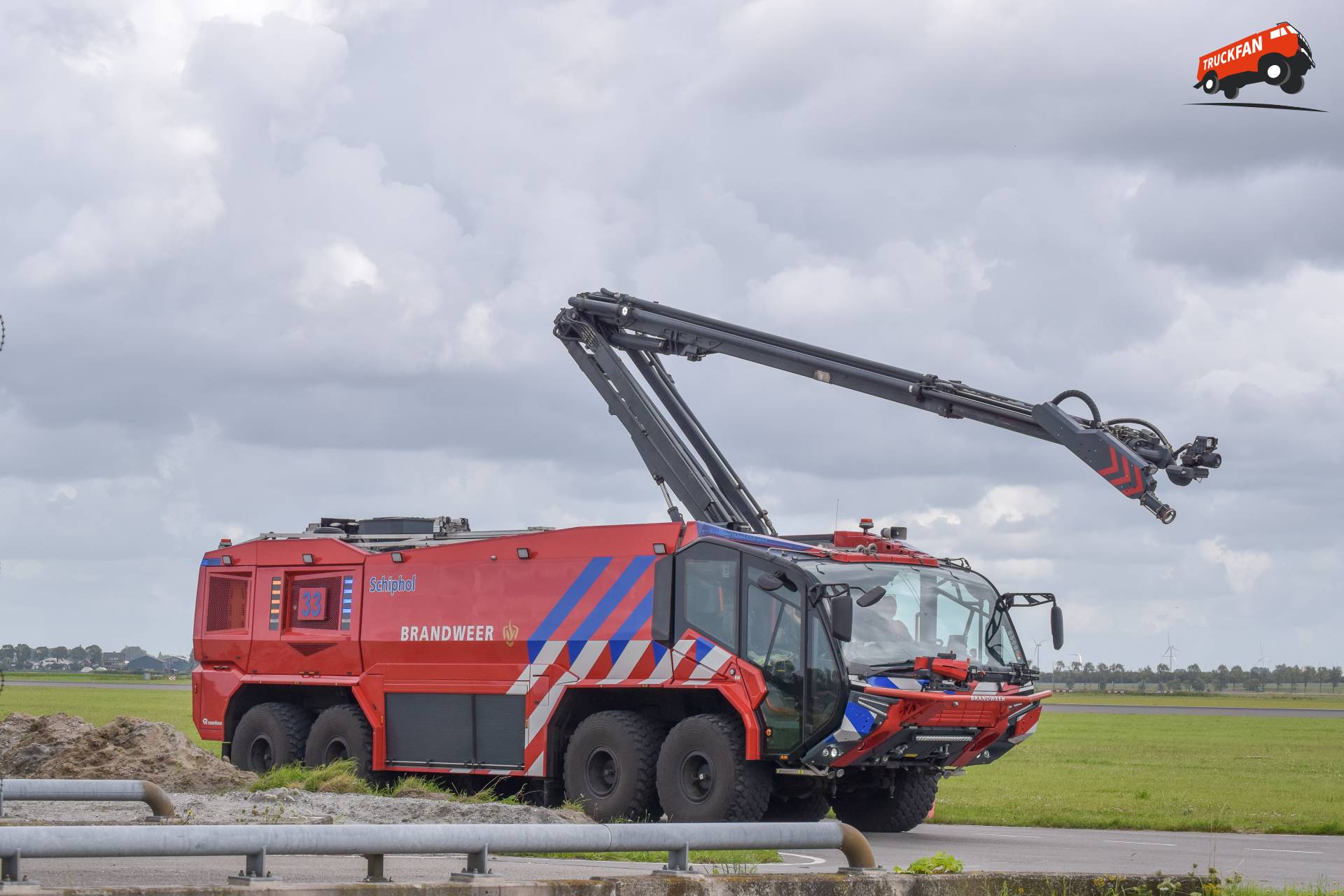 Foto Rosenbauer Panther van Amsterdam Airport Schiphol