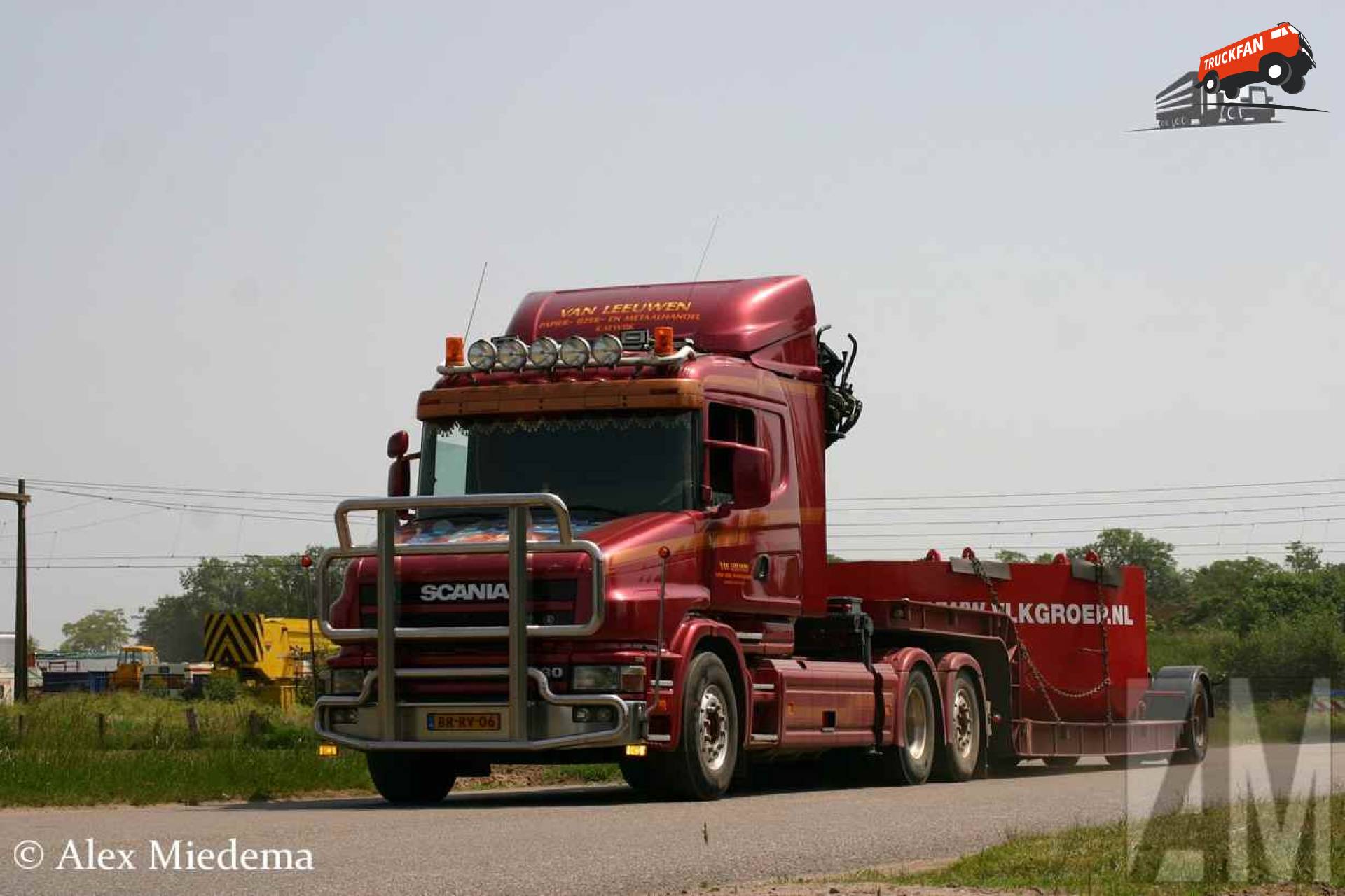 Scania T144