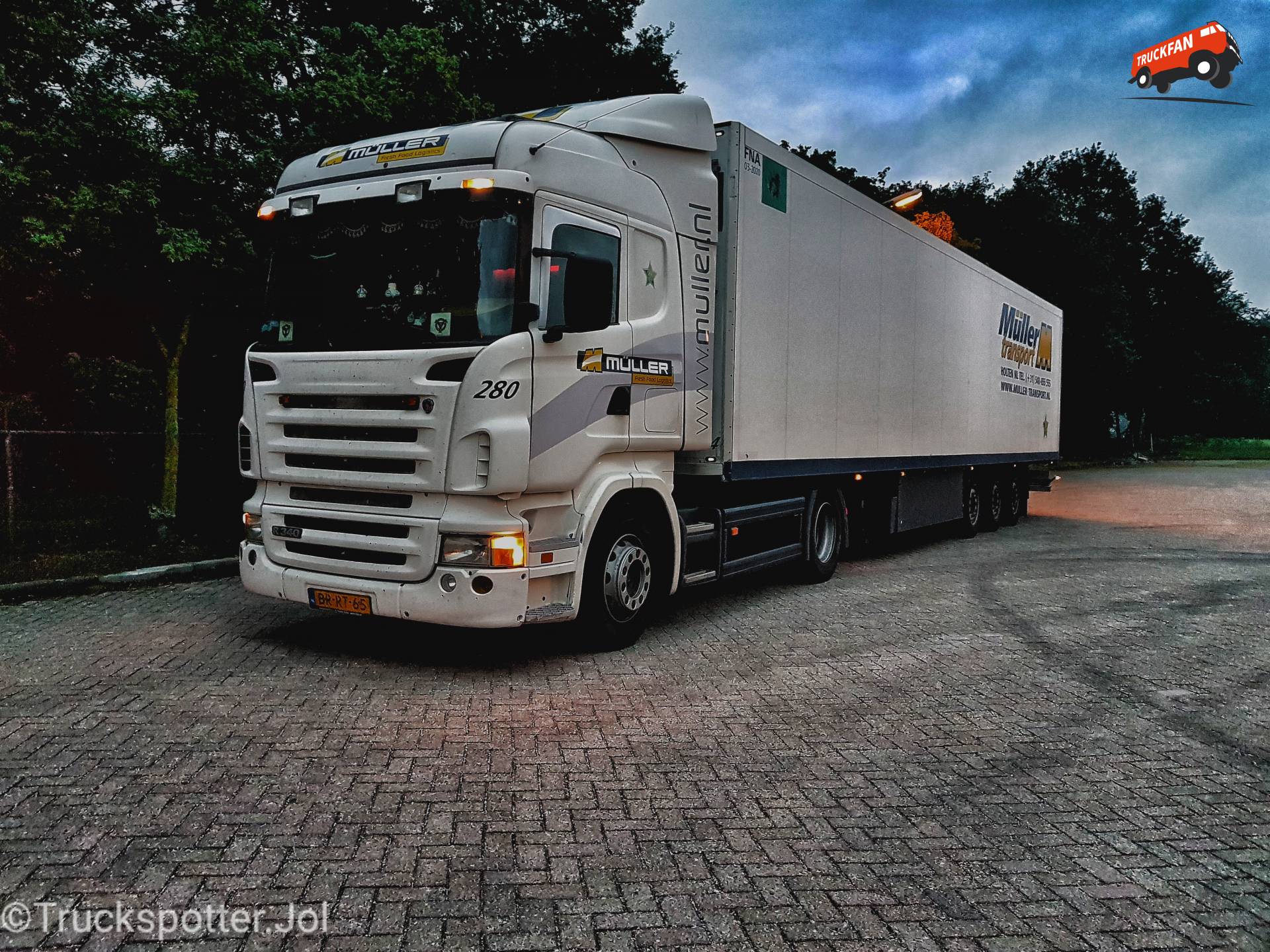 Scania R340