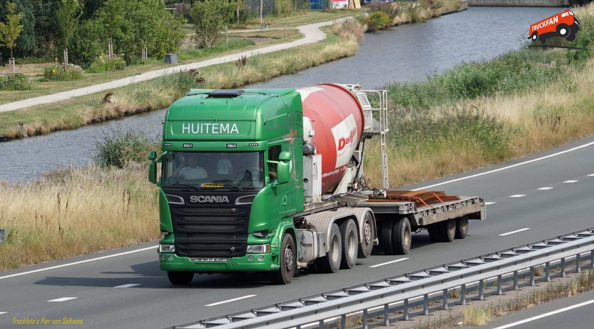 Scania R560