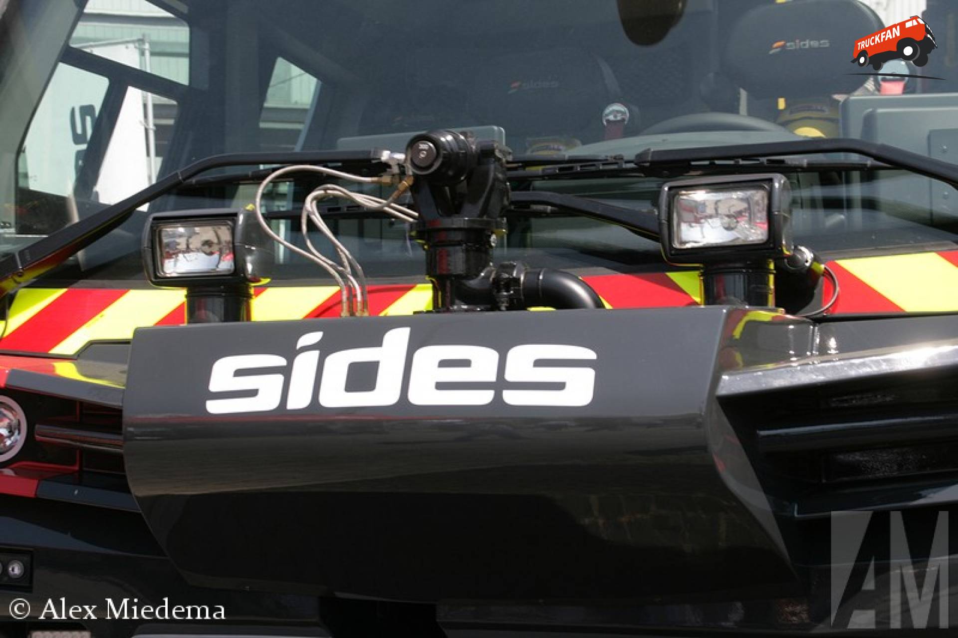 Sides logo Fanclub - Specificaties, Foto's, Reviews & Forum