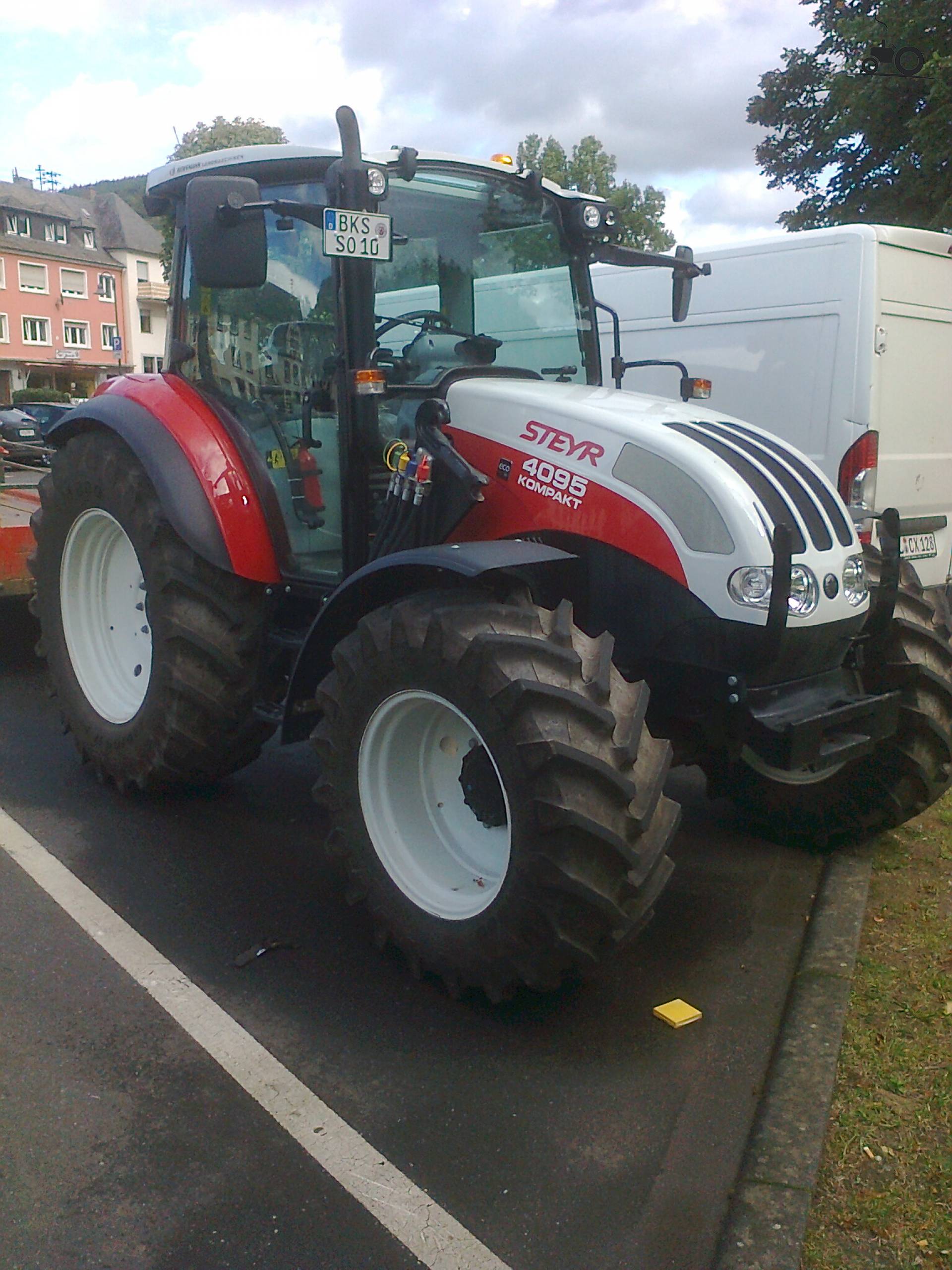 Steyr 4095 Kompakt Fanclub - Specificaties, Foto's, Reviews & Forum