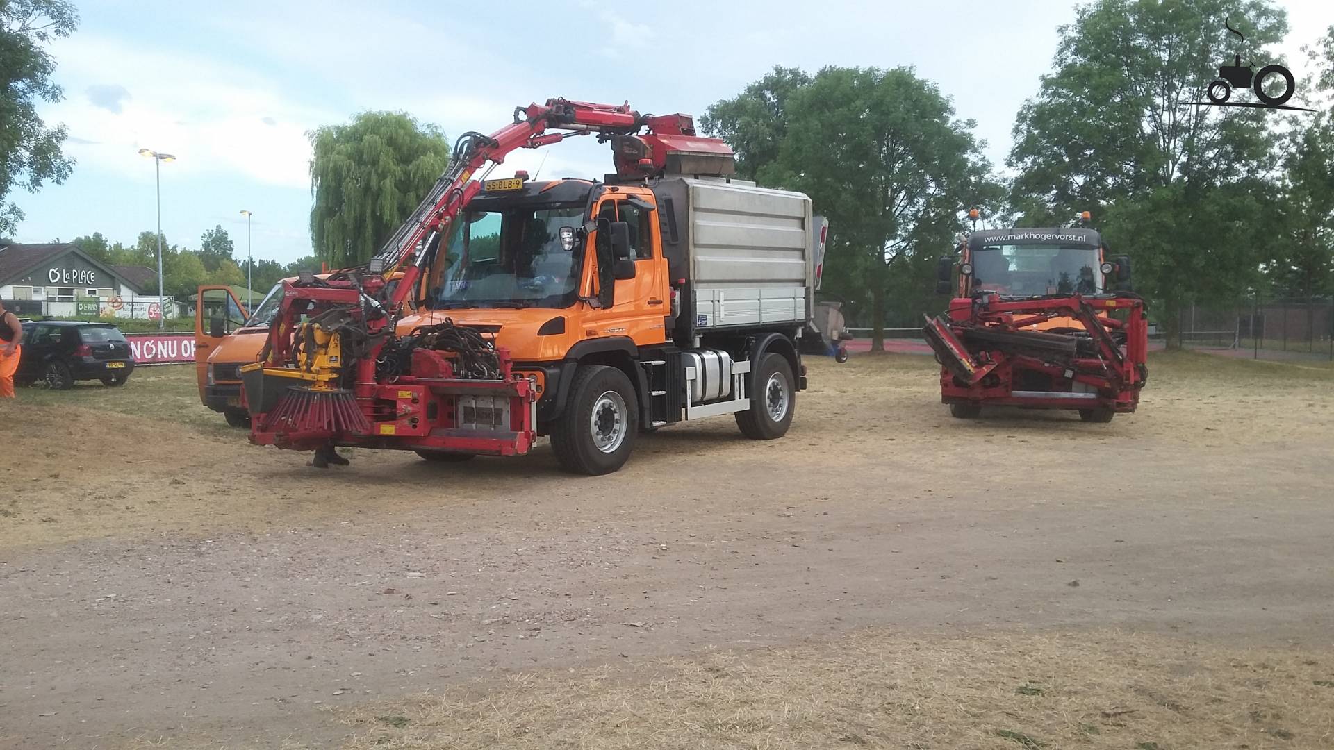 Локомобиль мерседес unimog u400