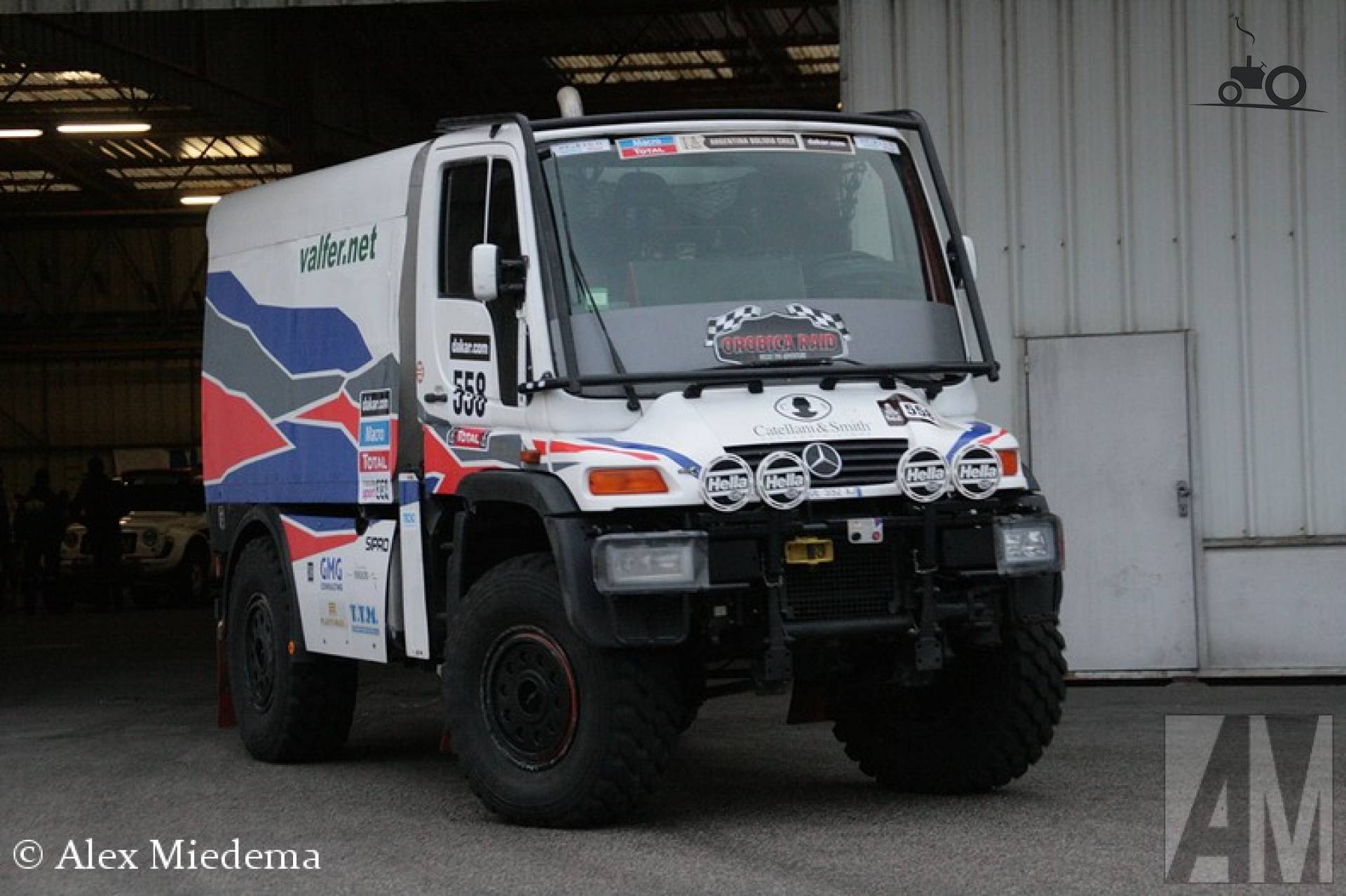 Мерседес unimog u400