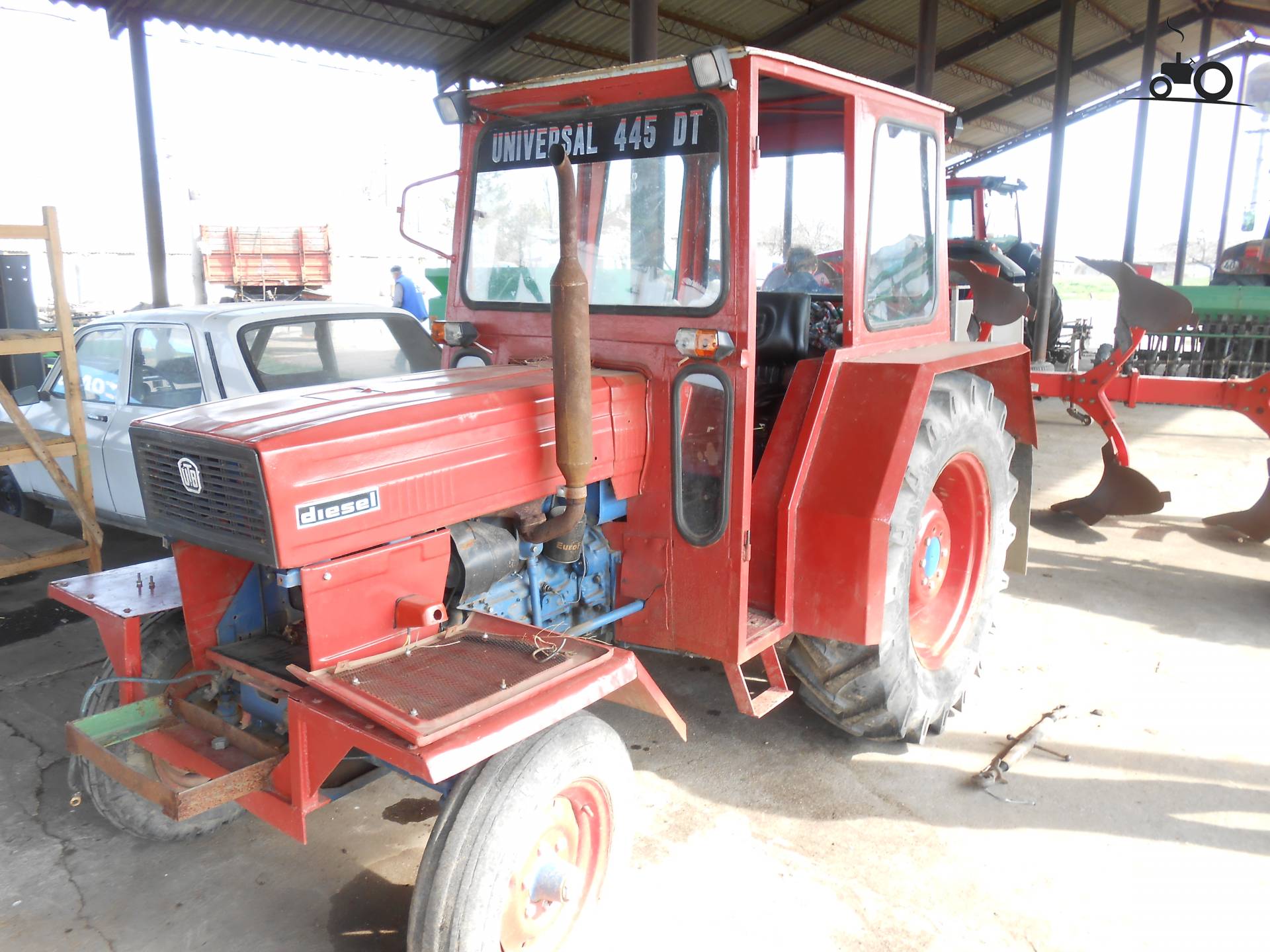 Universal 445