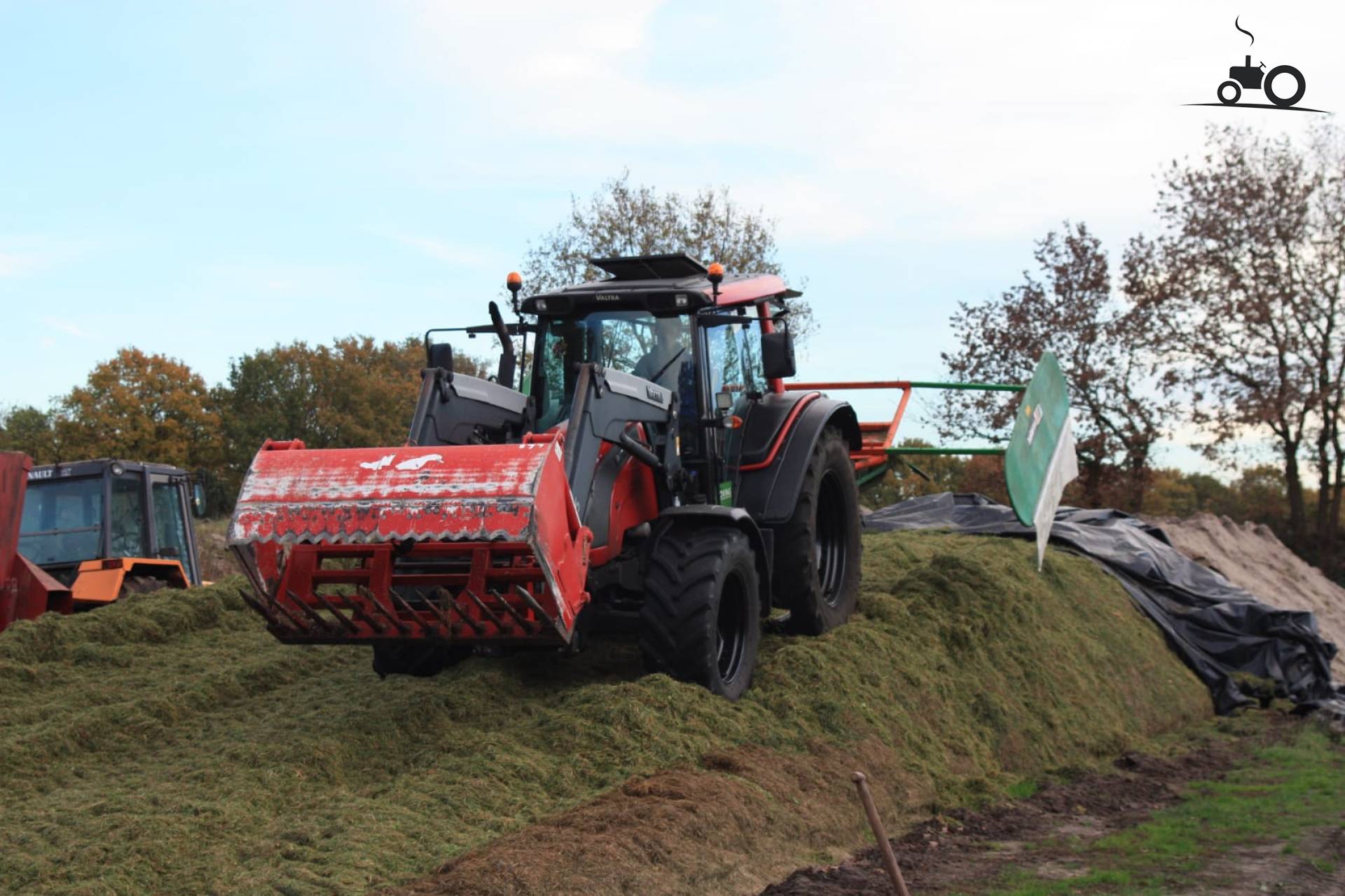 Valtra N111 - Latest Updates, Photos & Videos - Page 1