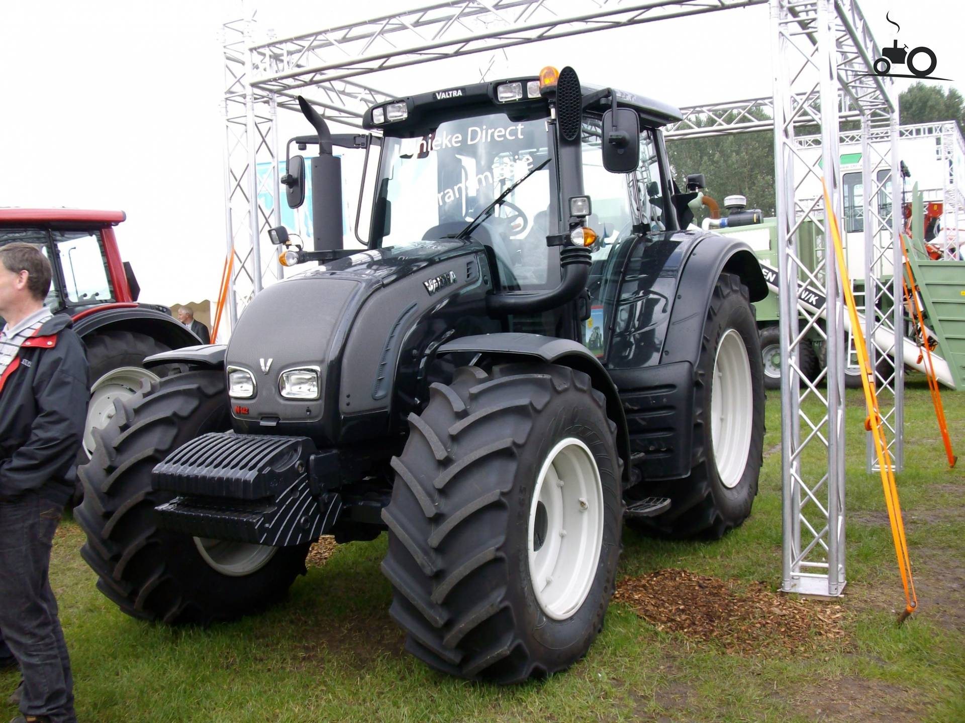 Valtra трактор фото