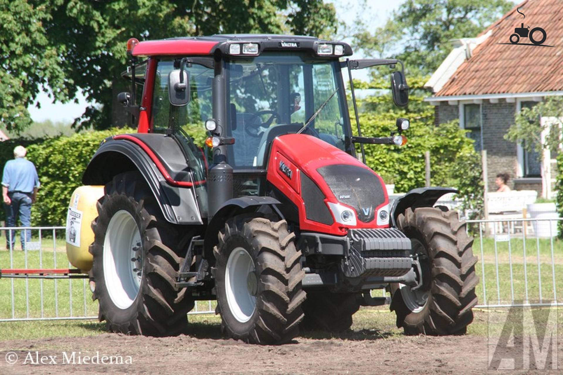 Foto Valtra N103 #846541