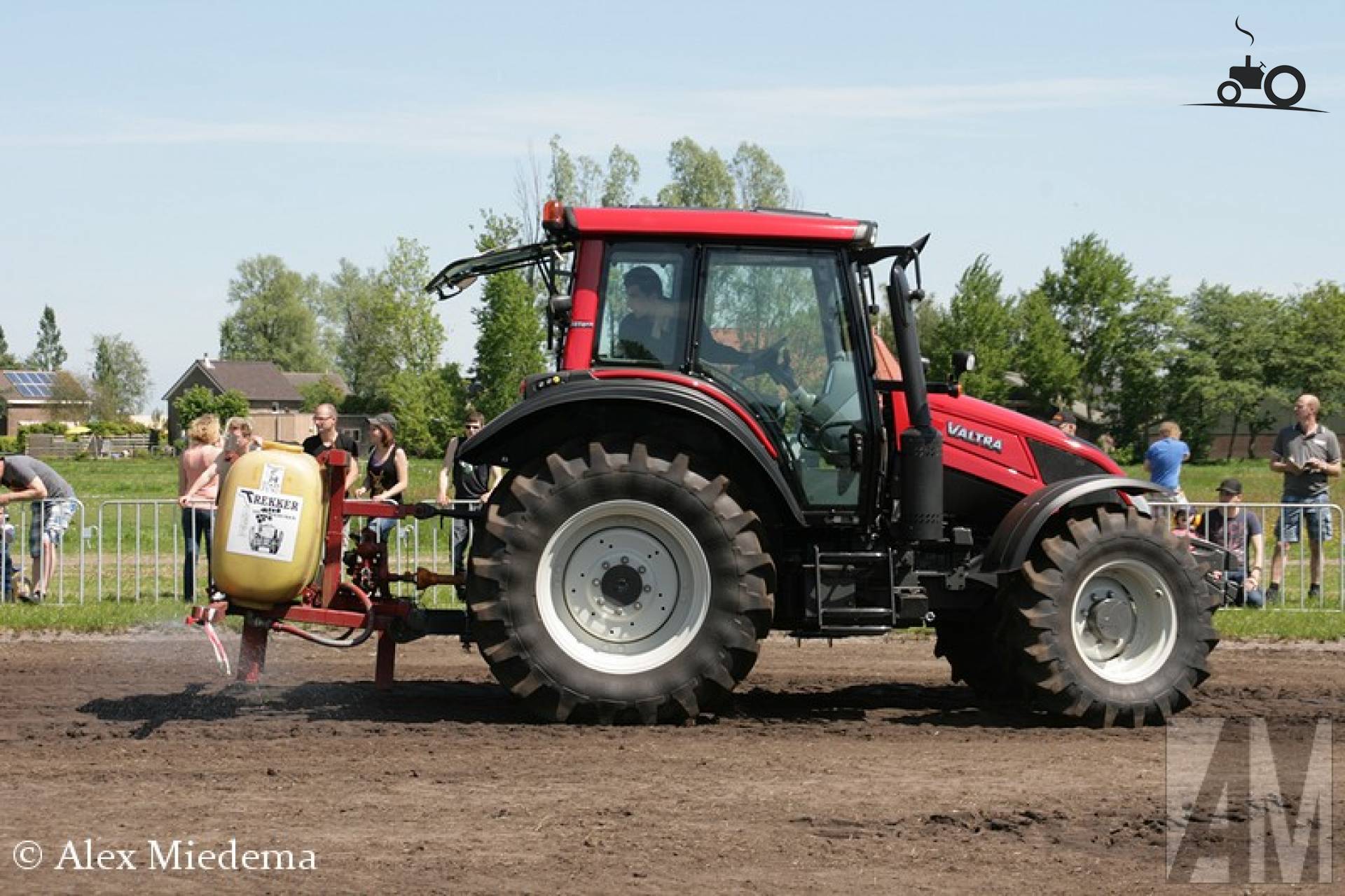 Valtra N103 Fanclub - Technische Daten, Fotos, Bewertungen & Forum