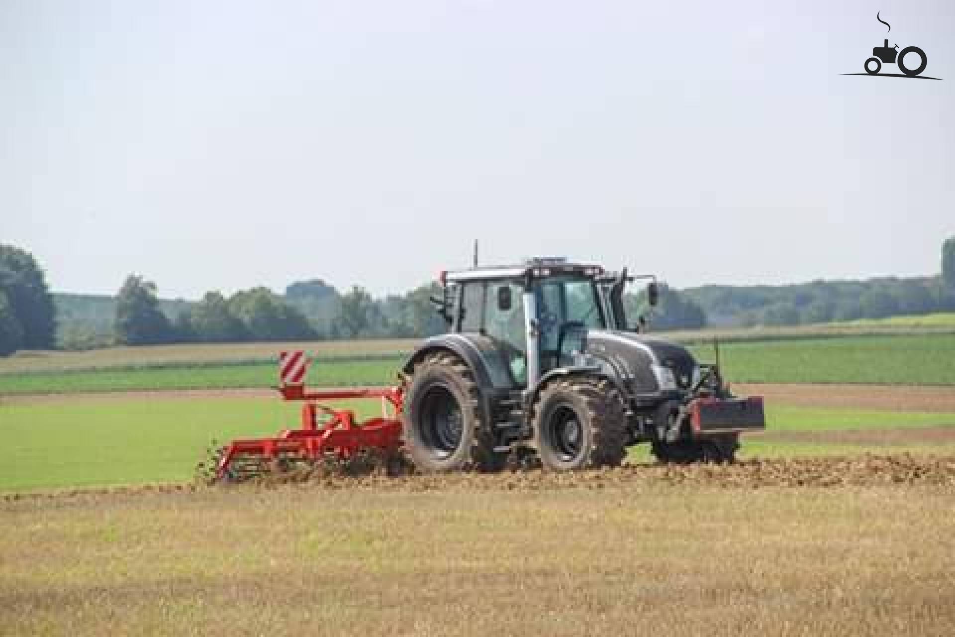 Valtra T213 - Latest Updates, Photos & Videos - Page 1