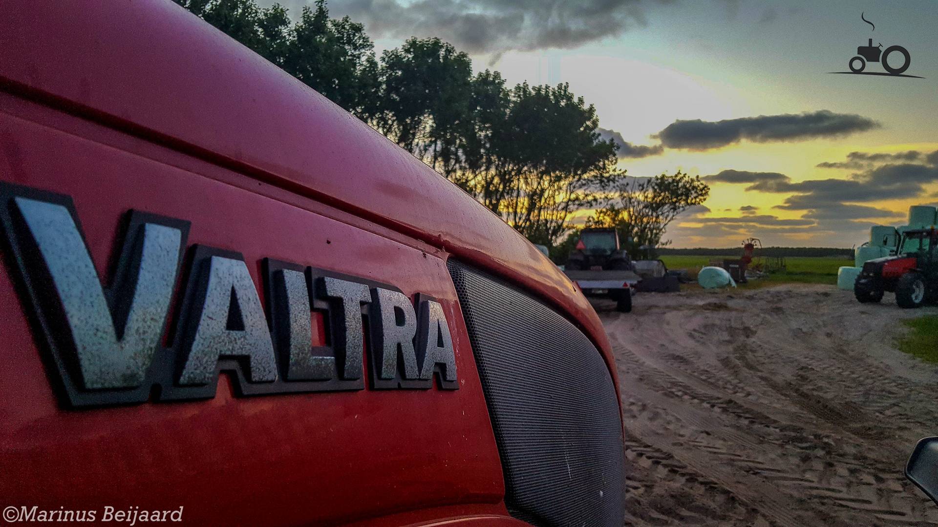 valtra-logo-fanclub-specificaties-foto-s-reviews-forum