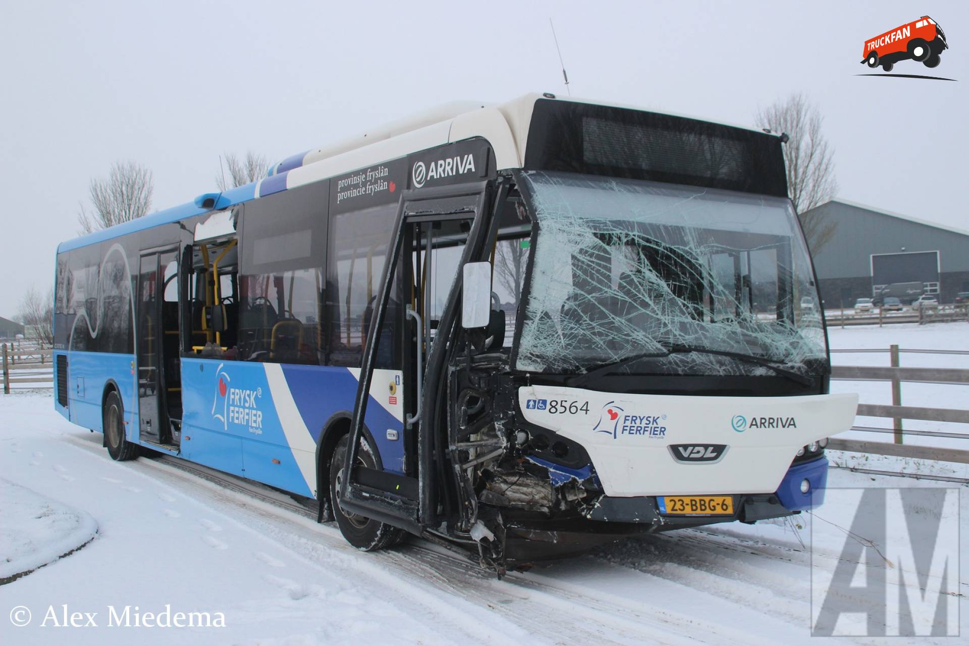 Ongeval Vrachtwagen Vdl Citea Van Arriva