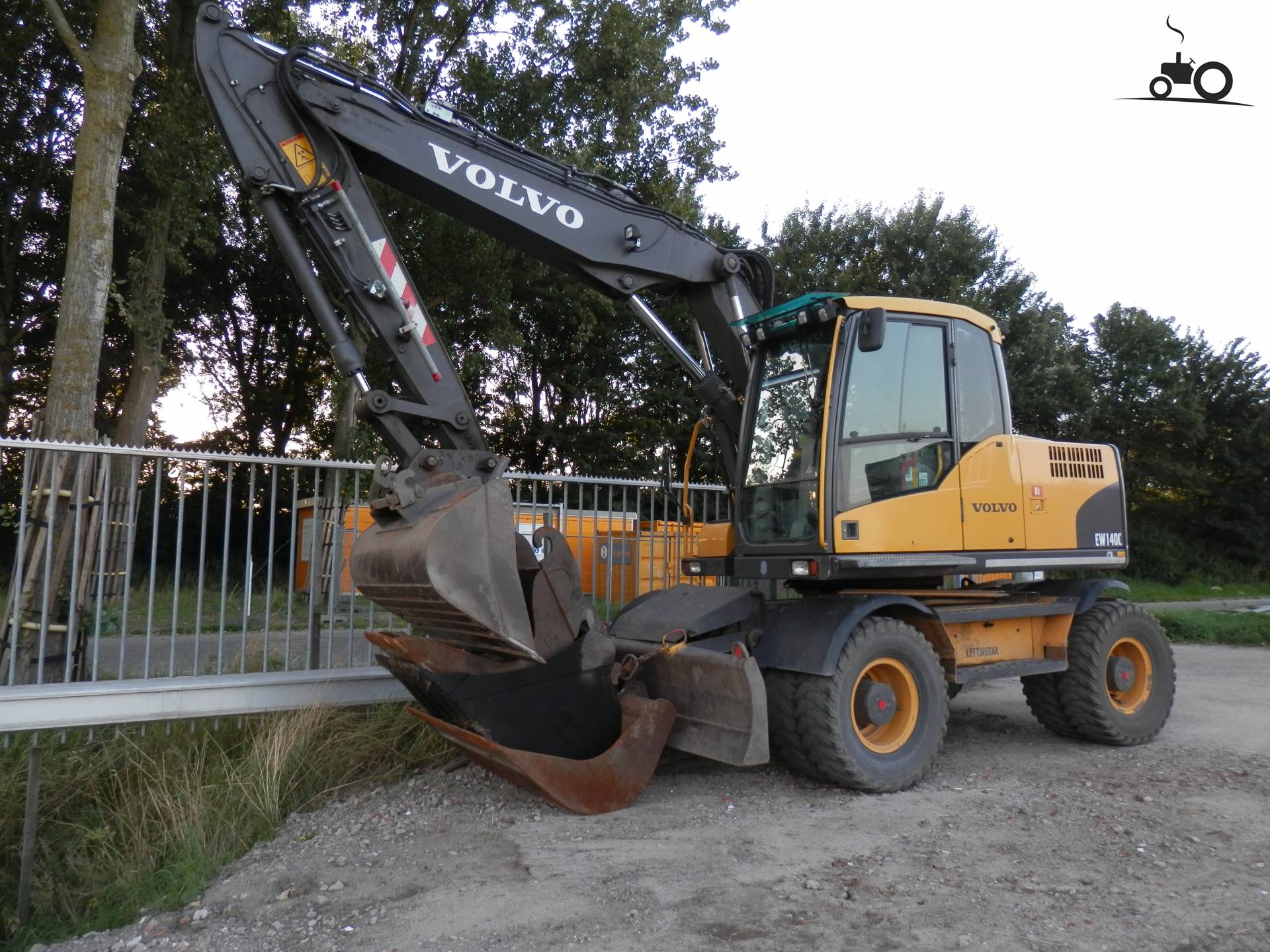 Foto Volvo EW 140C #677850