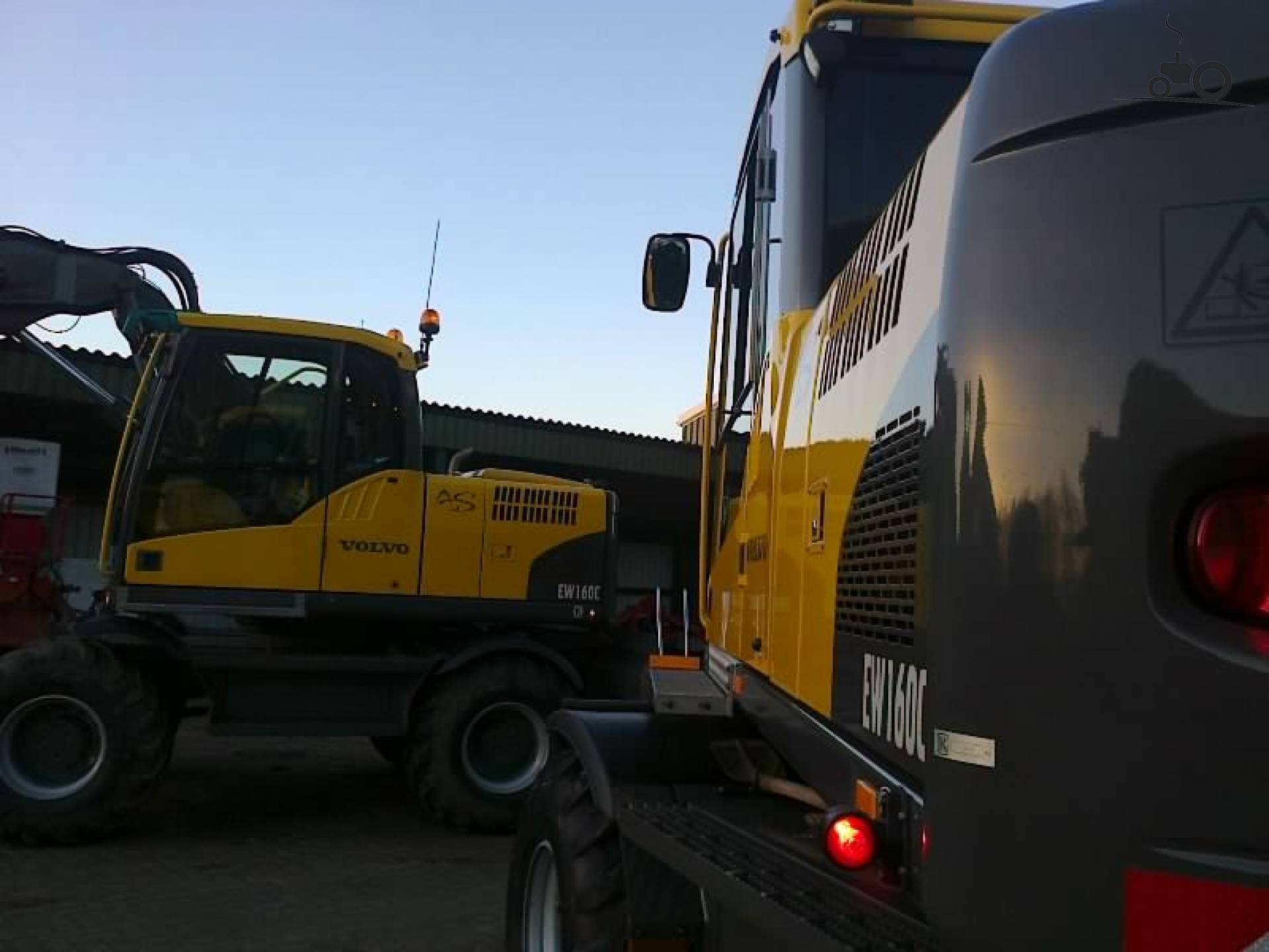 Volvo EW 160C - Actus, Photos & Videos - Page 1