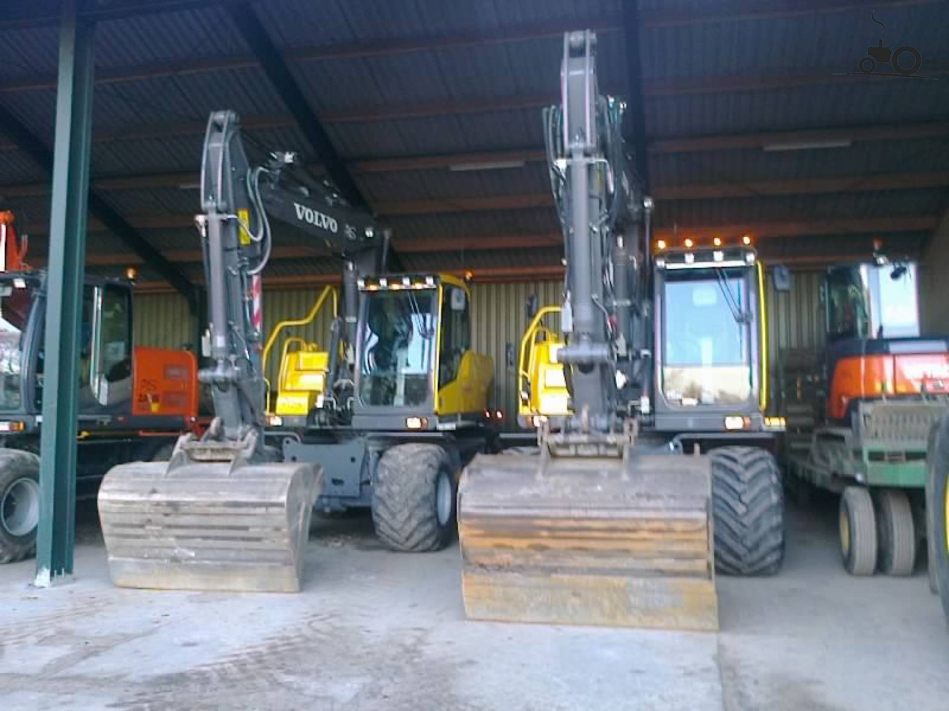 Volvo EW 160C - Actus, Photos & Videos - Page 1