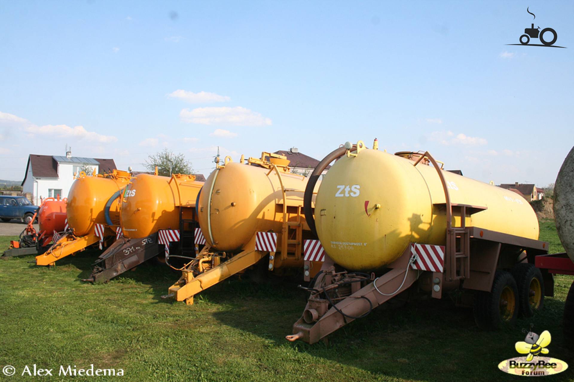 ZTS Mesttank Fanclub - Specificaties, Foto's, Reviews & Forum