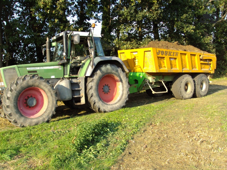 Fendt Favorit 4 Österreich Traktor Foto 1248893