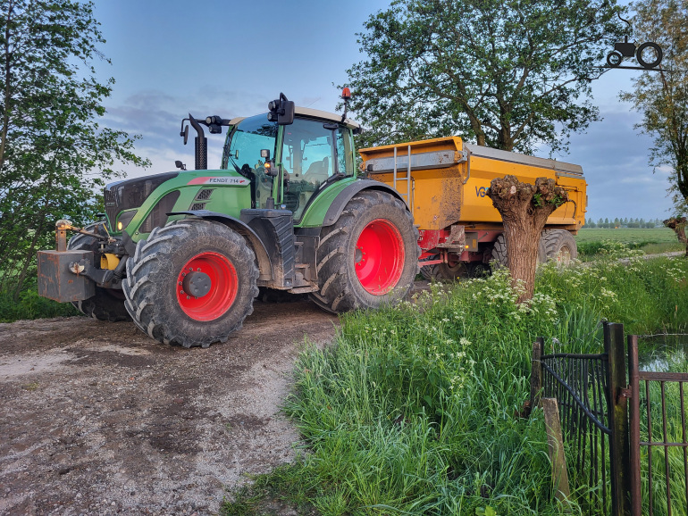 Foto Fendt 714 SCR #1522833