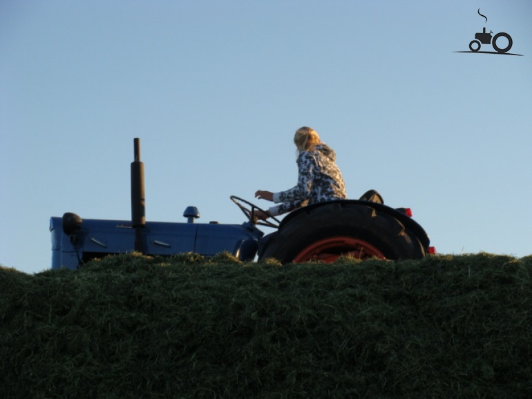 Izatrips ford lady