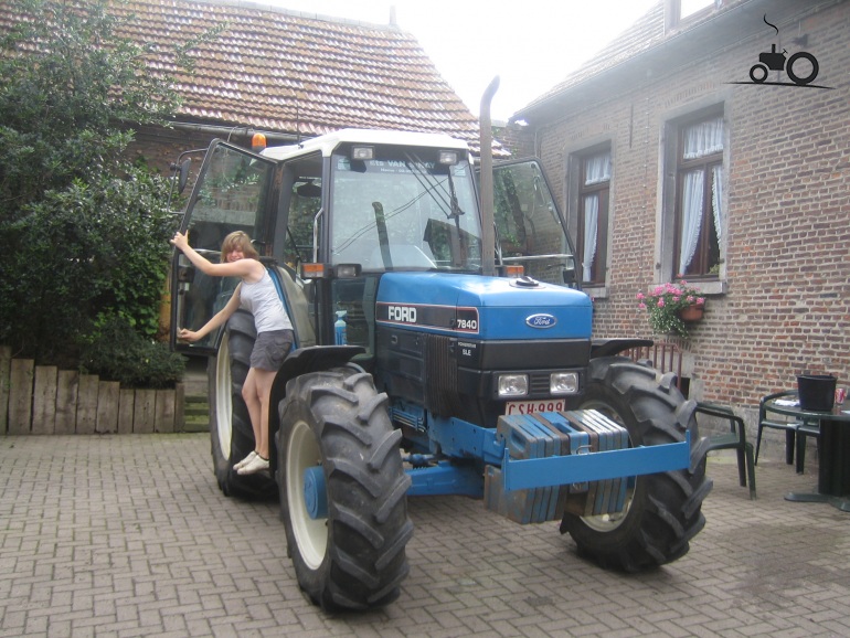 Izatrips ford lady