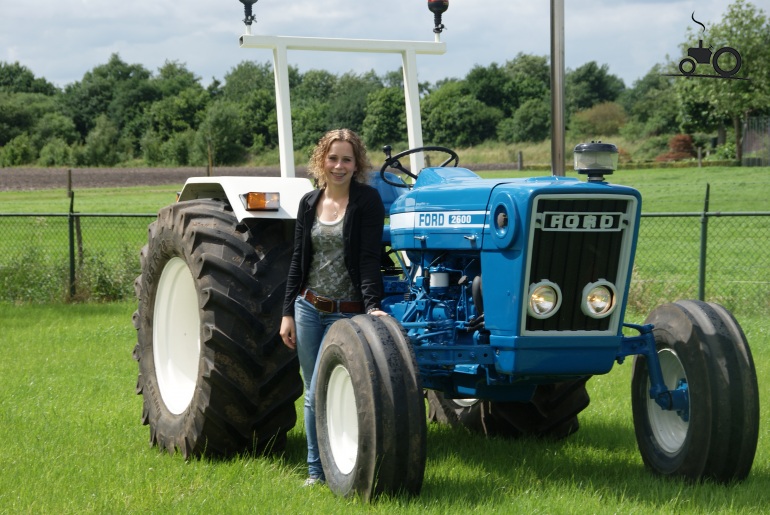Izatrips ford lady