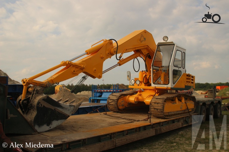 Foto Yumbo Graafmachine (graafmachine) Van Leenaerts Transport Born B.V.