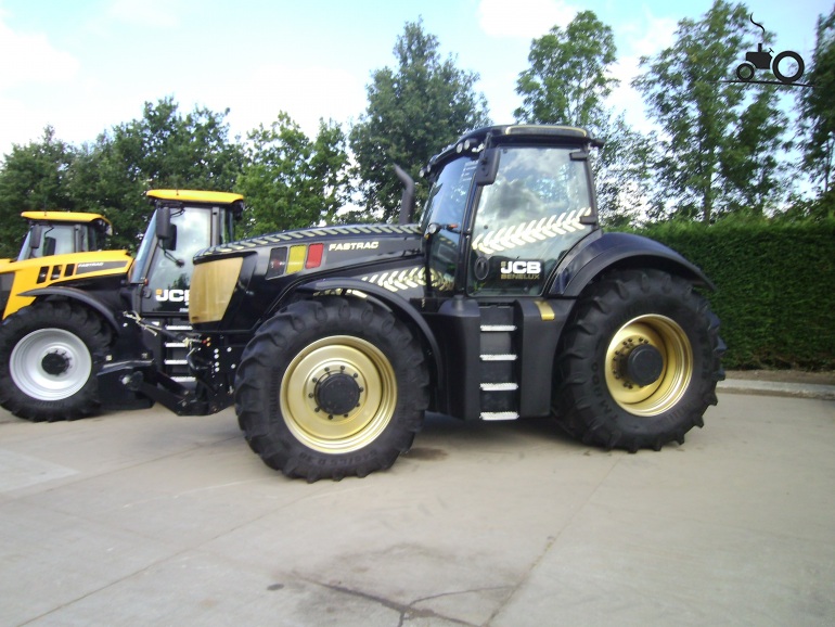 JCB Fastrac 8310 United Kingdom Tractor picture 684889