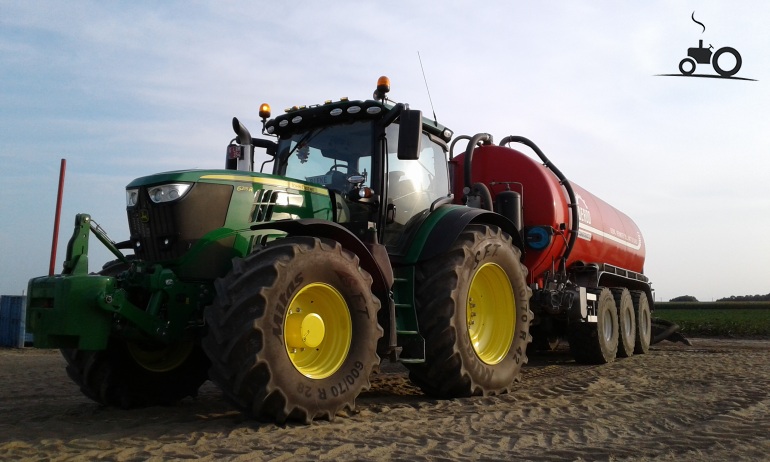 Foto John Deere 6215R #1182562