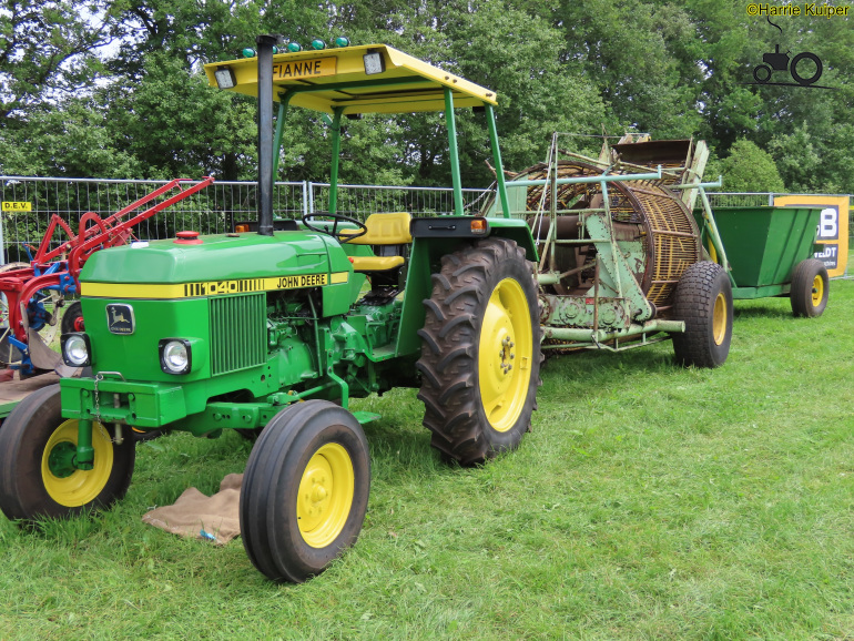 John Deere 1040