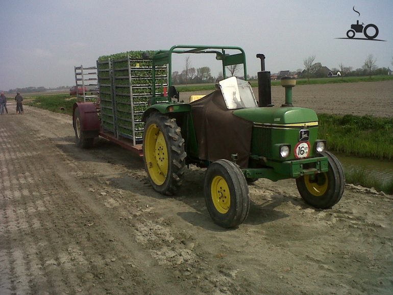 John Deere 930 - United Kingdom - Tractor picture #629935