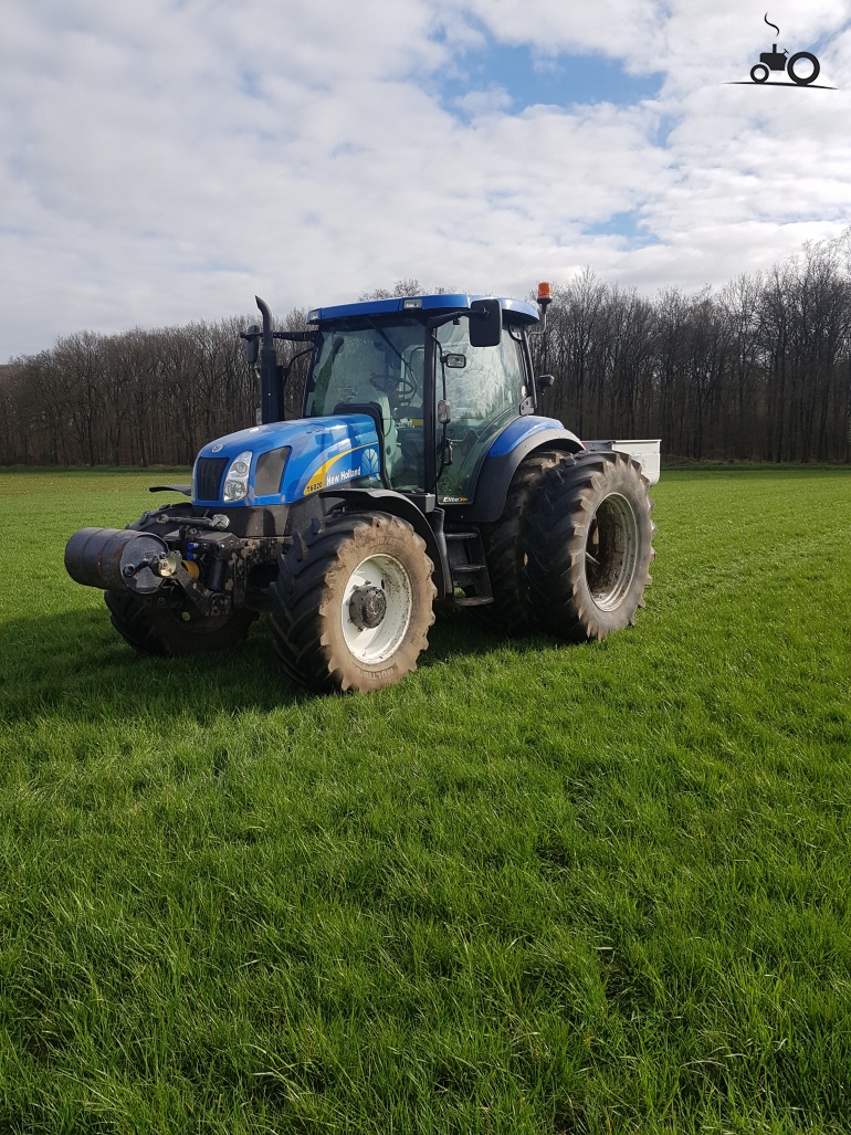 Foto New Holland T 6020 Elite 1340374