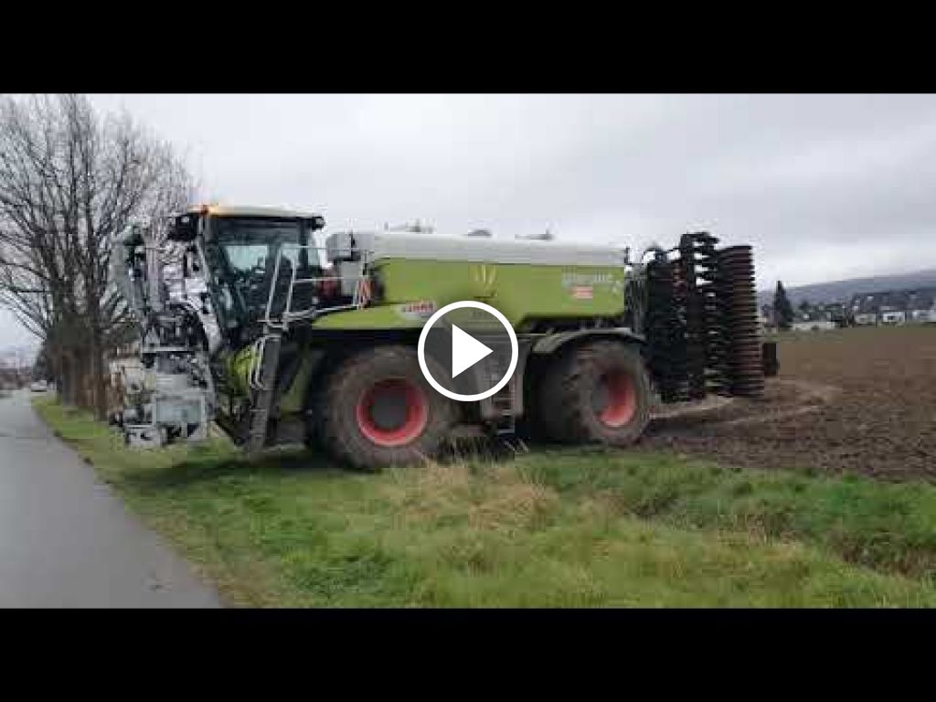 Video Claas Xerion Saddle Trac
