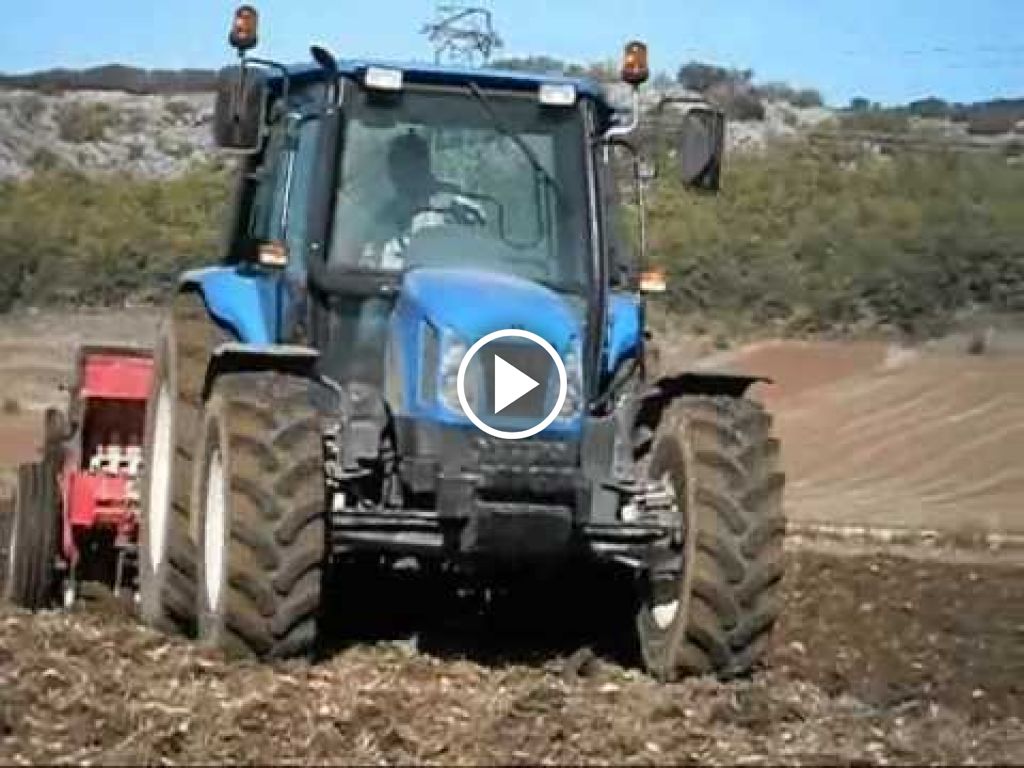 Wideo New Holland TL 100 A