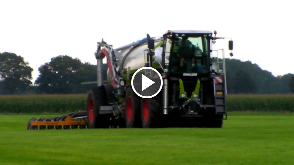 Wideo Claas Xerion Saddle Trac
