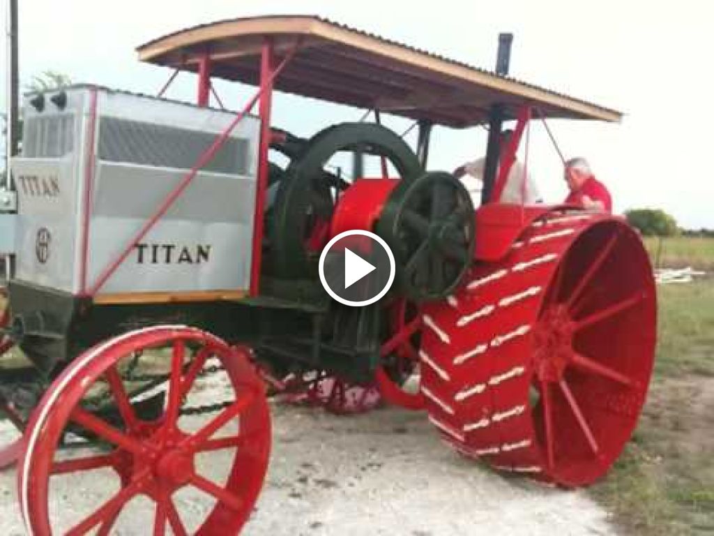 Vidéo International Harvester ...Titan
