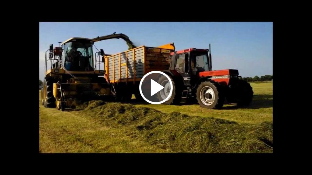 Vidéo New Holland FX 450