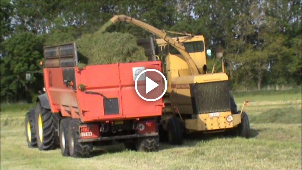 Wideo New Holland 1900